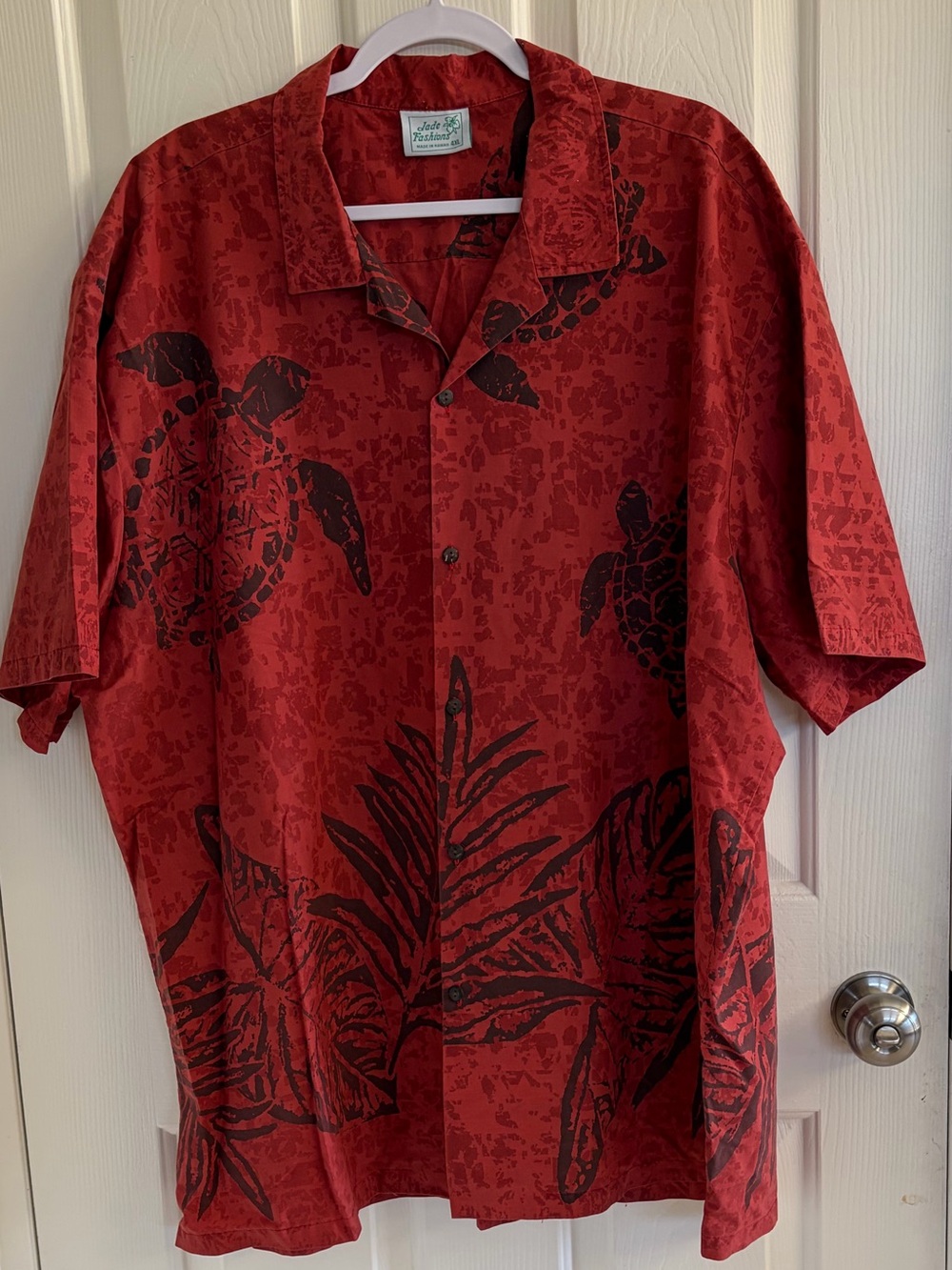 Vintage Jade Fashions Hawaiian Aloha Shirt
Made in Hawaii Size 4 XL